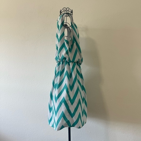 Blue & White Sleeveless Summer Dress - Picture 5 of 6